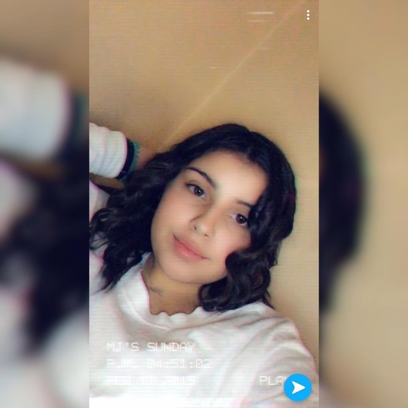 Meet your Posher, Julie - Picture 1 of 1